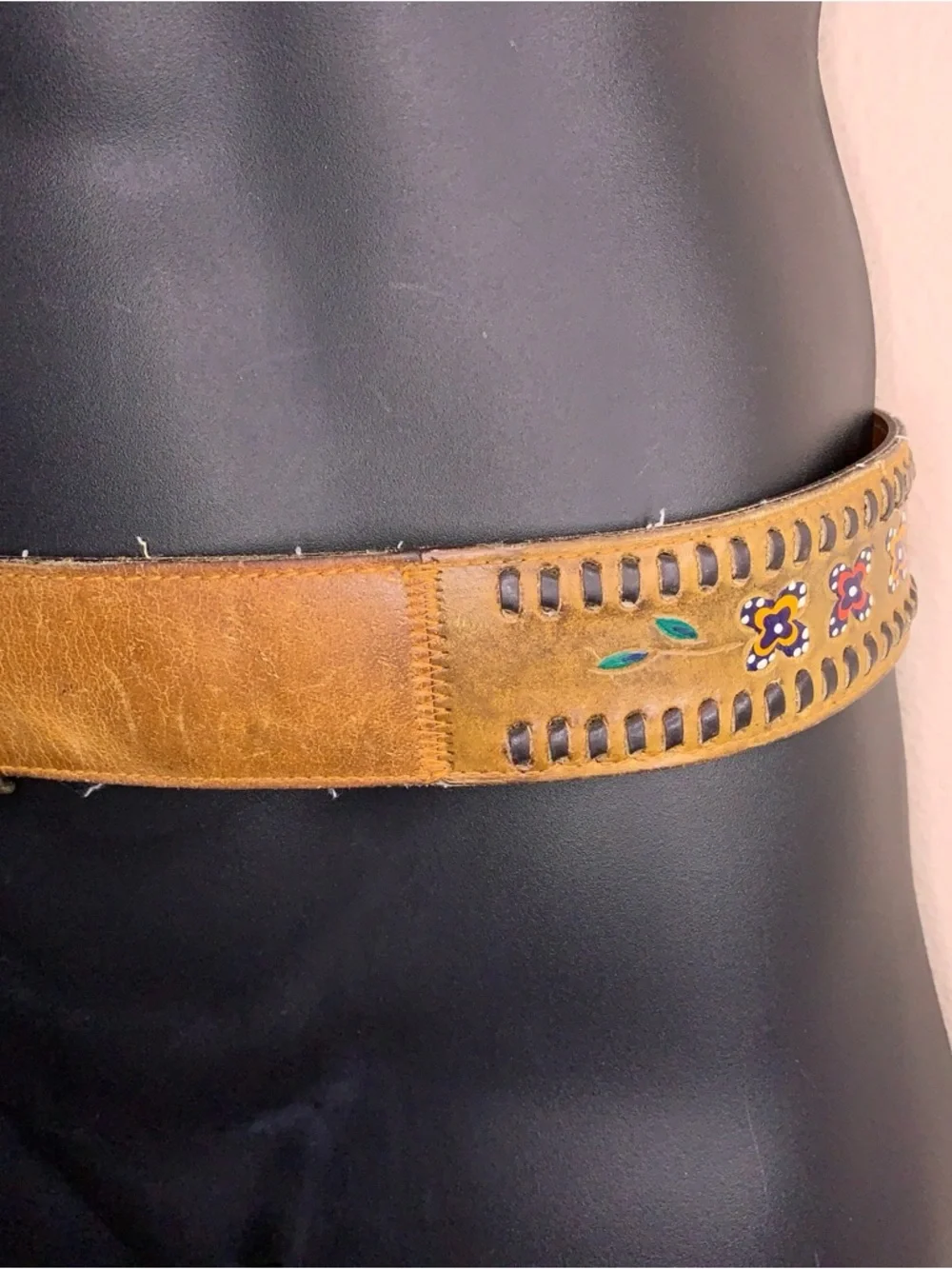 Vintage Lyntone Tan Brown Leather Belt Western Floral Accent Painted Steerhide